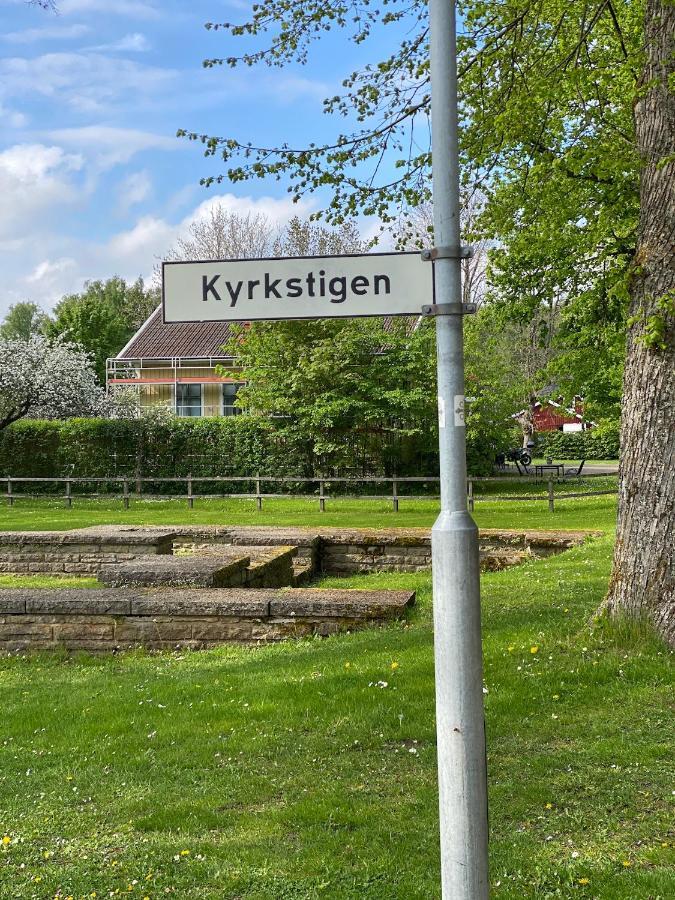 Klostergardens Vandrarhem Varnhem エクステリア 写真